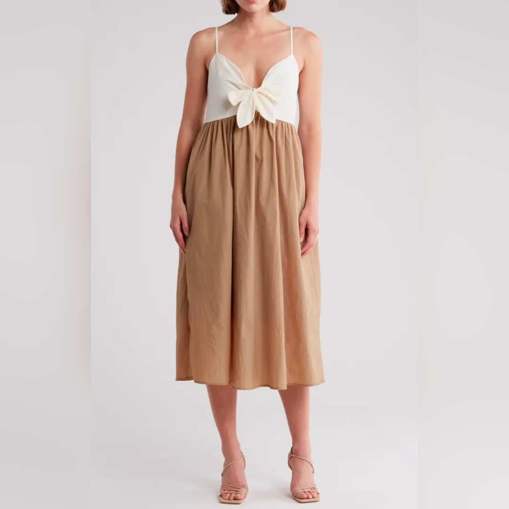 Light weight, minimal dress w bow